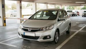 Faut-il assurer une voiture qui reste au parking ?